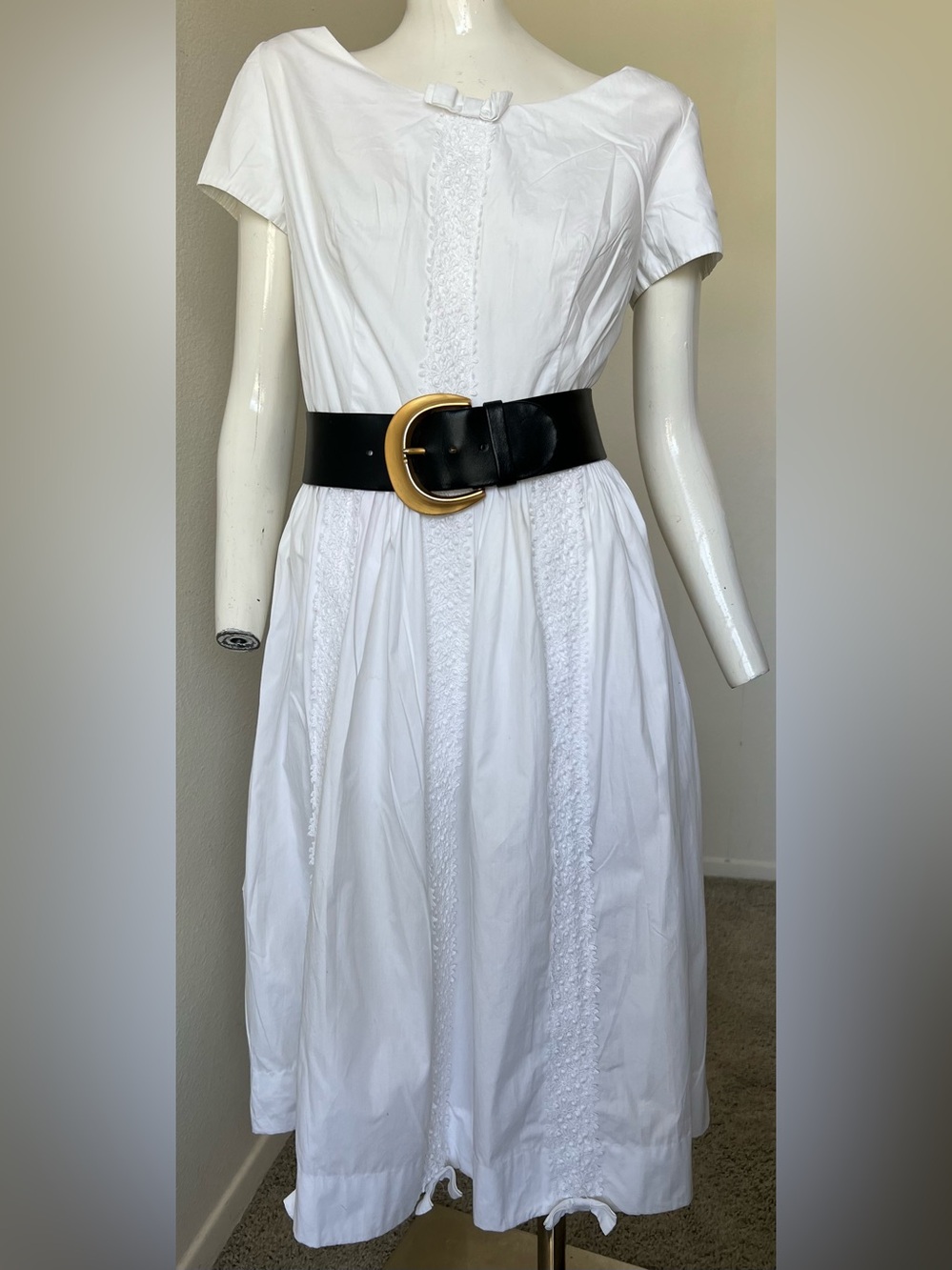 Vintage Murray Millman White Cotton dress with Lace/ Bows details- BEAUTIFUL!